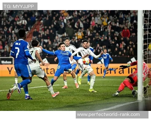 意甲激战：拜仁与切尔西战成平局帽子戏法点燃全场激情